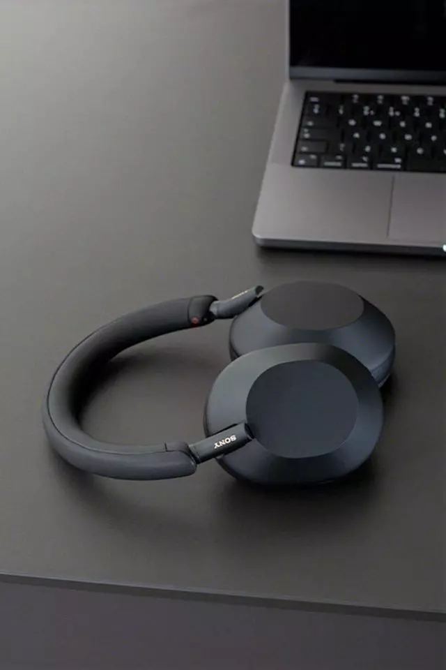 Sony WH-1000XM5 home office gadgets for moms